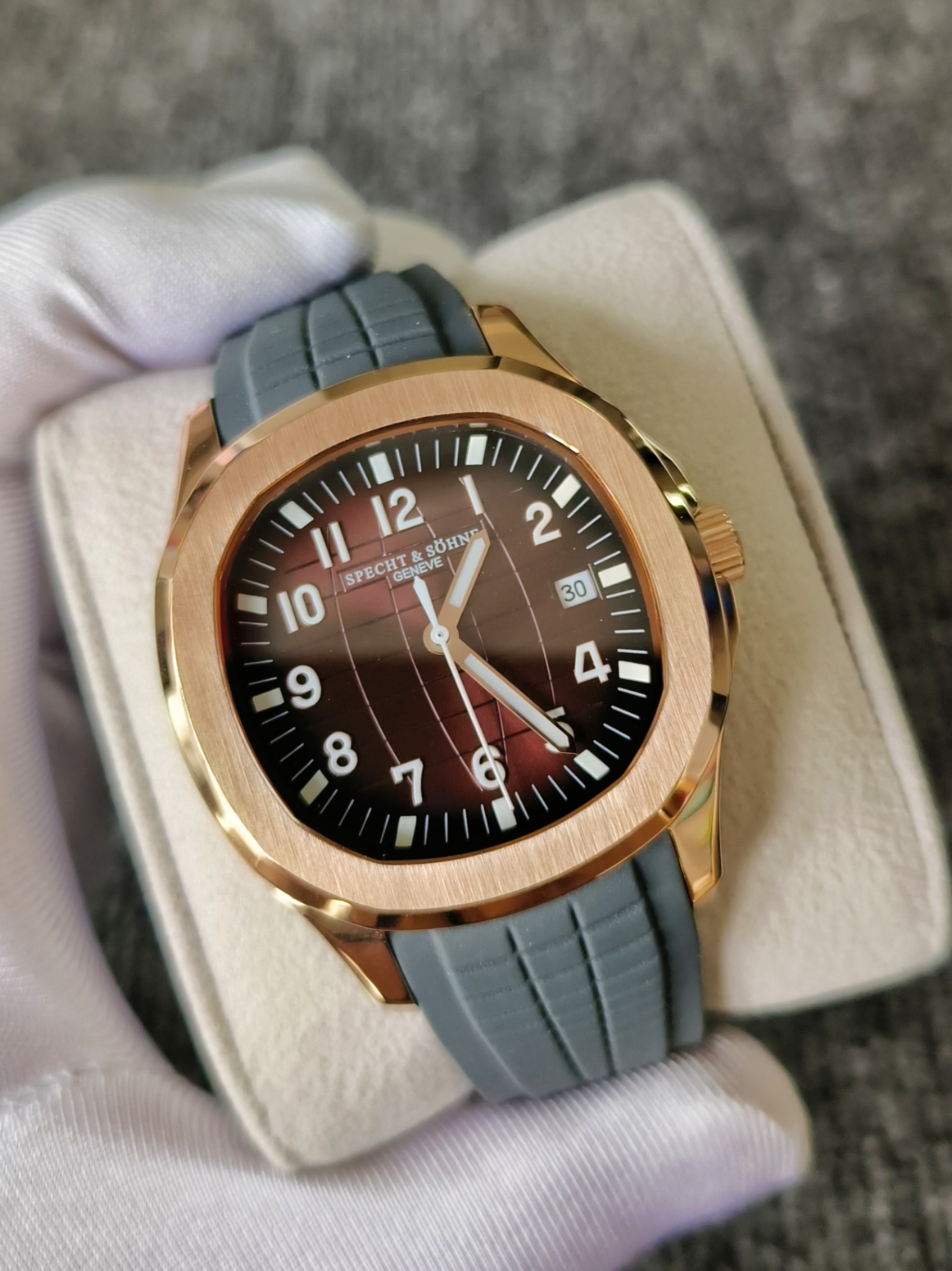 Specht&Sohne Luxury Fashion Bu - Luxury Watch Rubber Strap recensione e prezzo