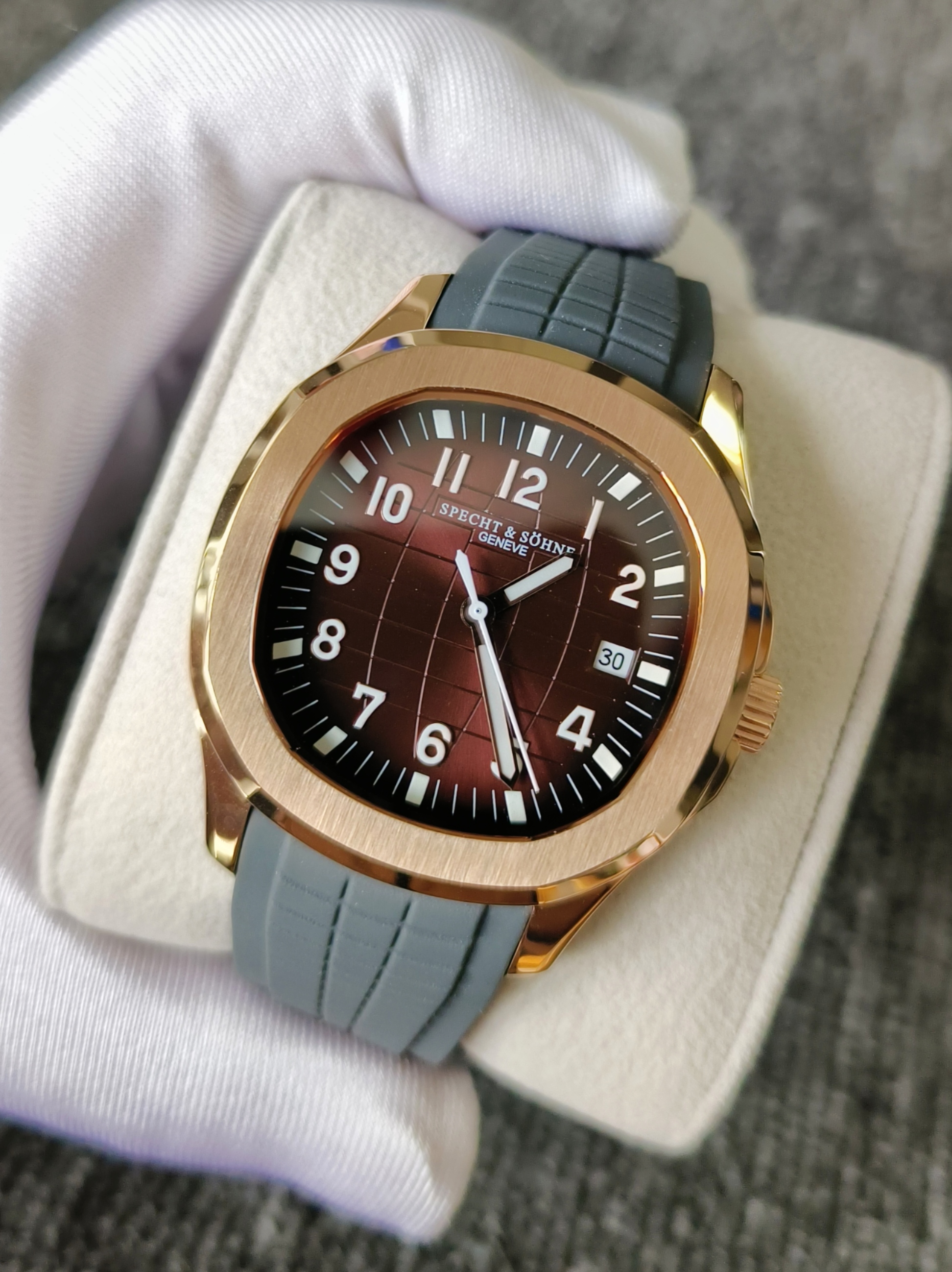 Specht&Sohne Luxury Fashion Bu - Luxury Watch Rubber Strap recensione e prezzo
