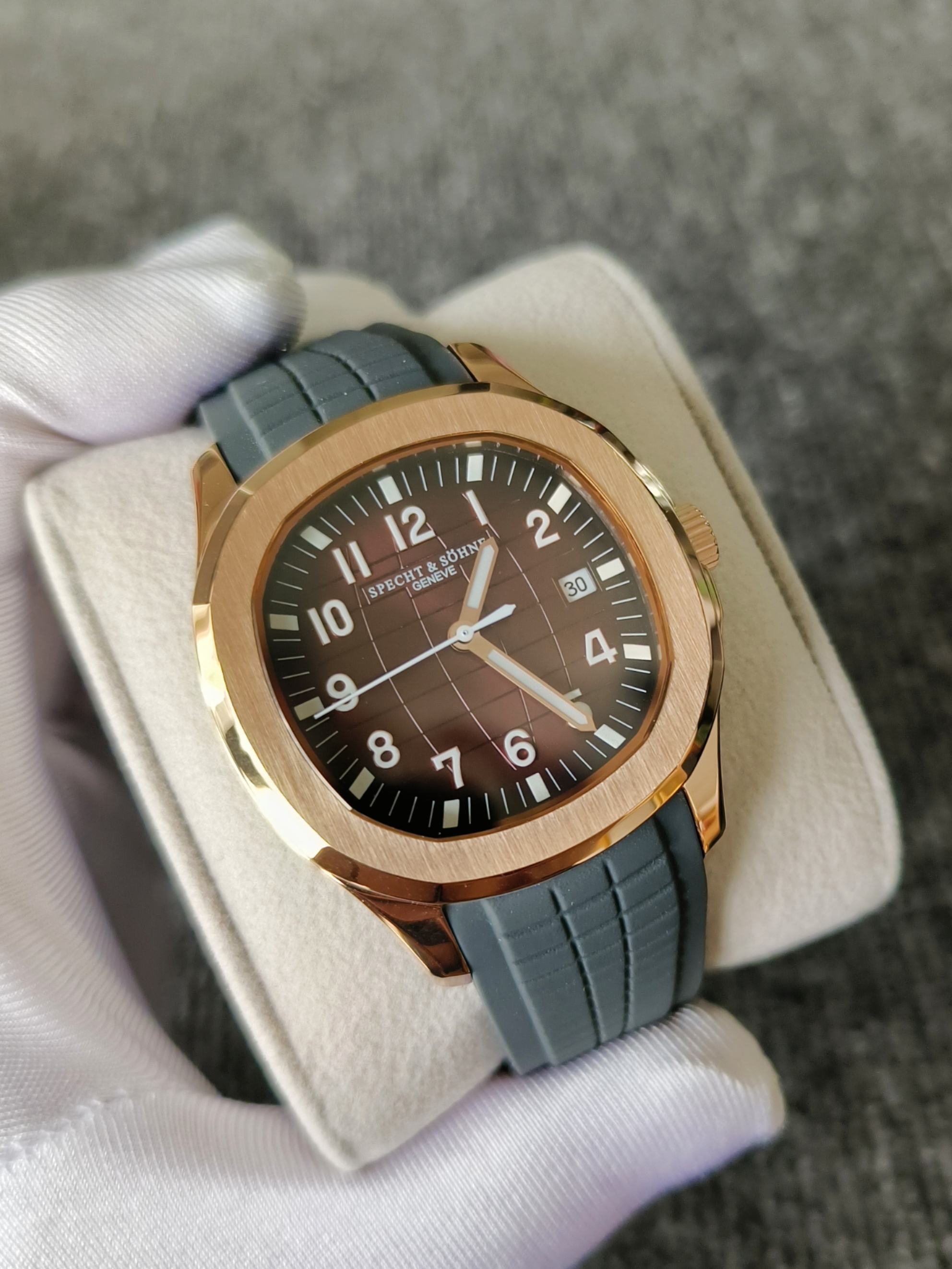 Specht&Sohne Luxury Fashion Bu - Luxury Watch Rubber Strap recensione e prezzo