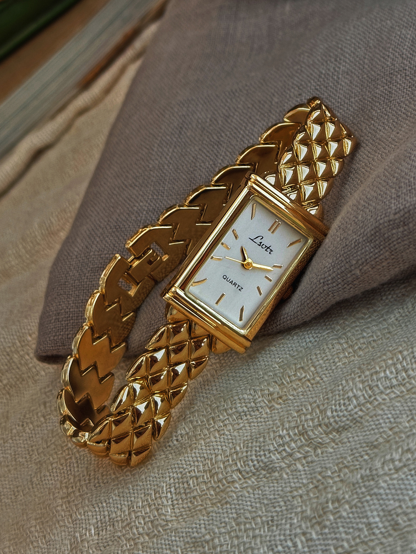 1 New Gold-Colored French High - Luxury Watch Life recensione e prezzo