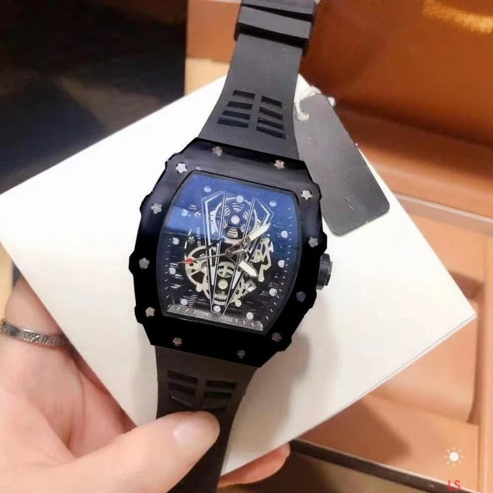 Transparent Black Case Casual  - Luxury Watch Rubber Strap recensione e prezzo