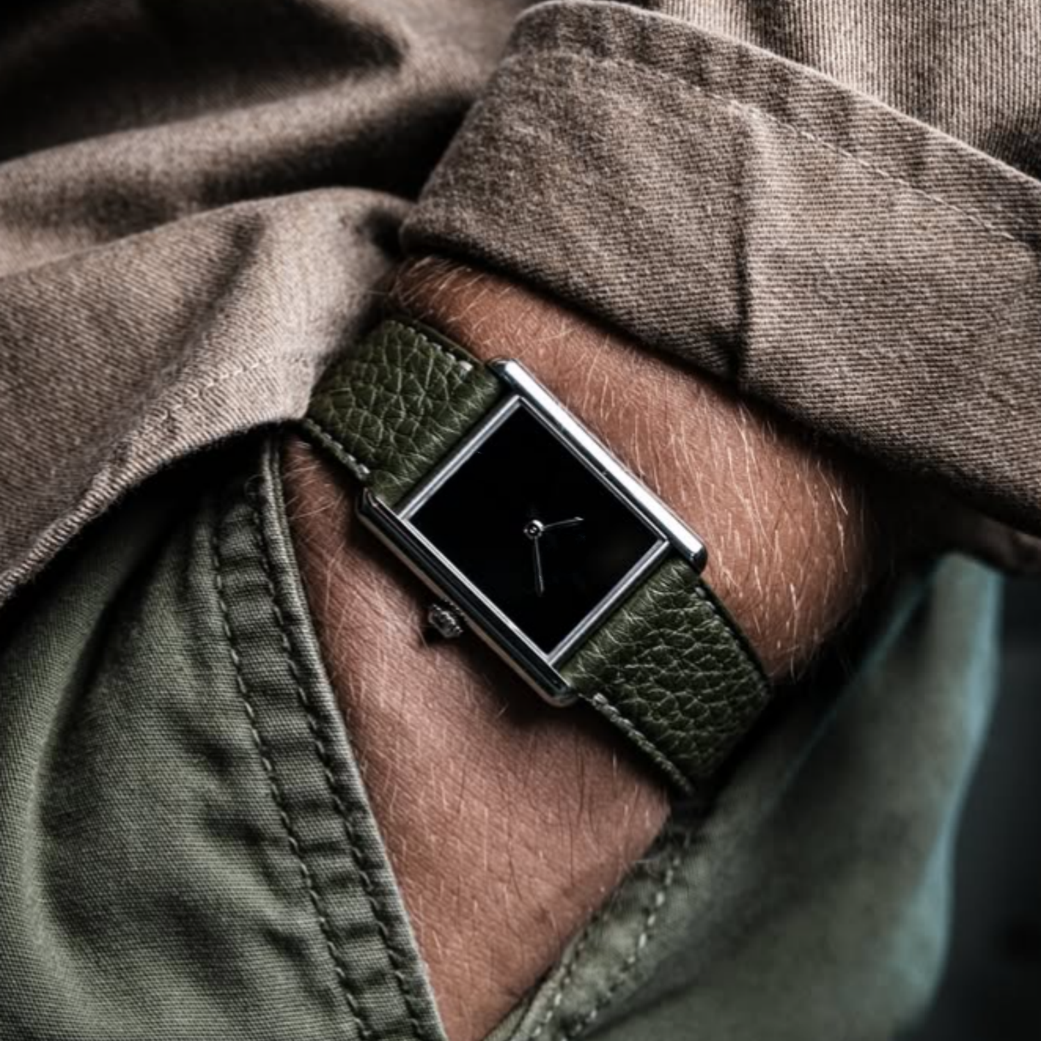 CILOA Black Square Tank Watch  - Luxury Watch All Black recensione e prezzo
