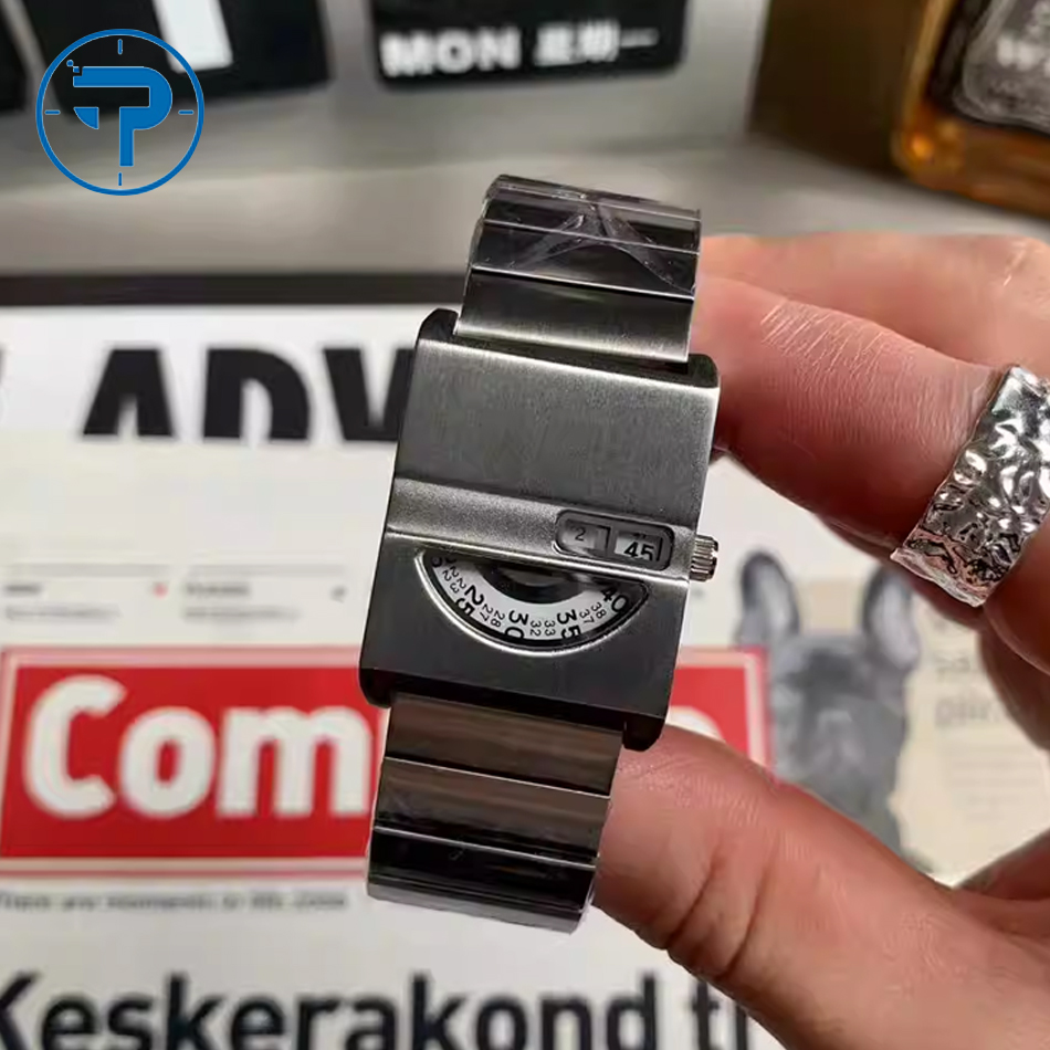 Men's Bracelet Watches Square  - Luxury Watch Life recensione e prezzo