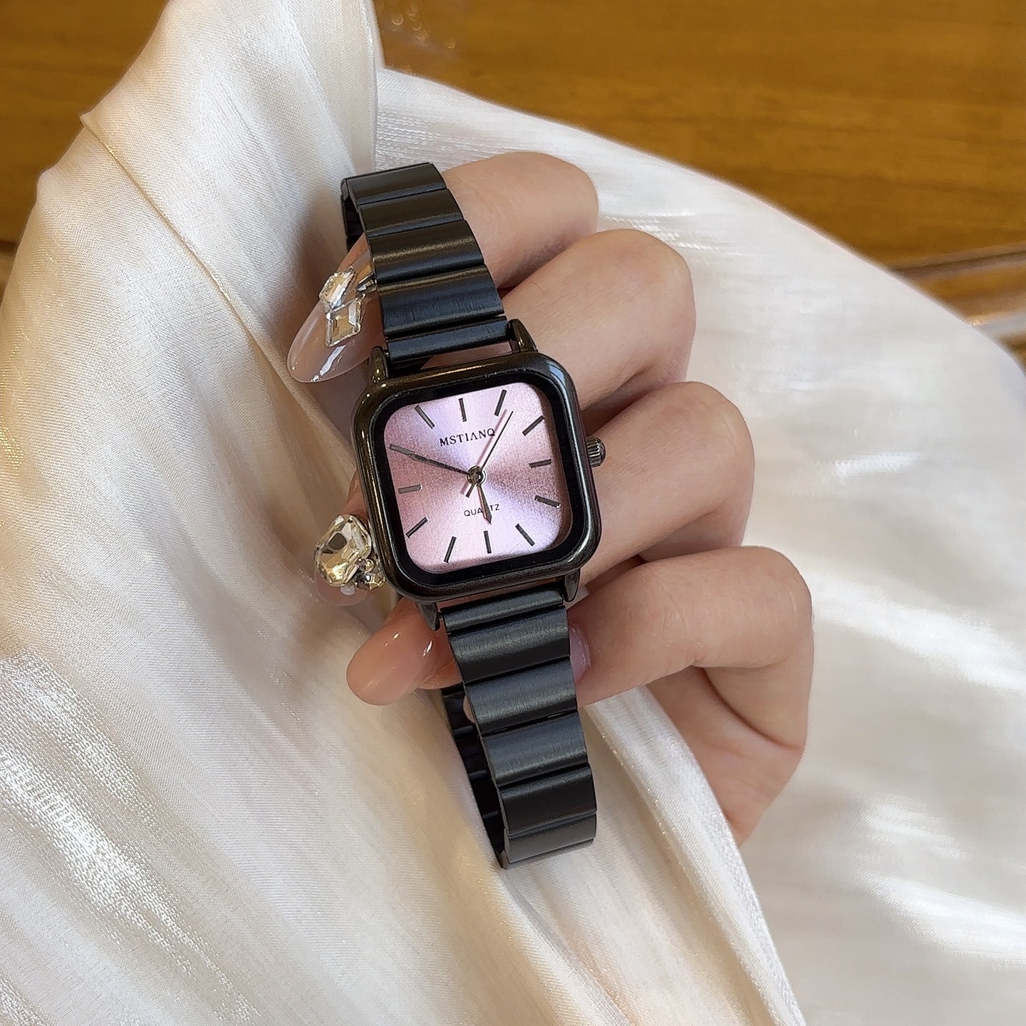 Hot Sale Brand Black Watch for - Luxury Watch All Black recensione e prezzo